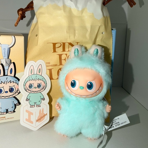 PopMart Pin For Love Letter - I - Picture 7 of 13